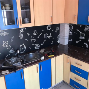 Bajo Alacena Black Kitchen